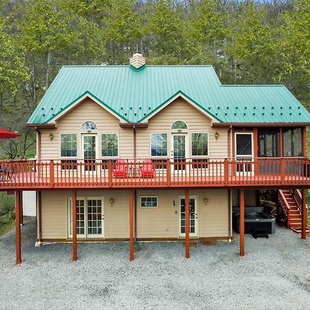 Modern Retreat W Hot Tub, Deck & Resort Amenities Berkeley Springs Kültér fotó