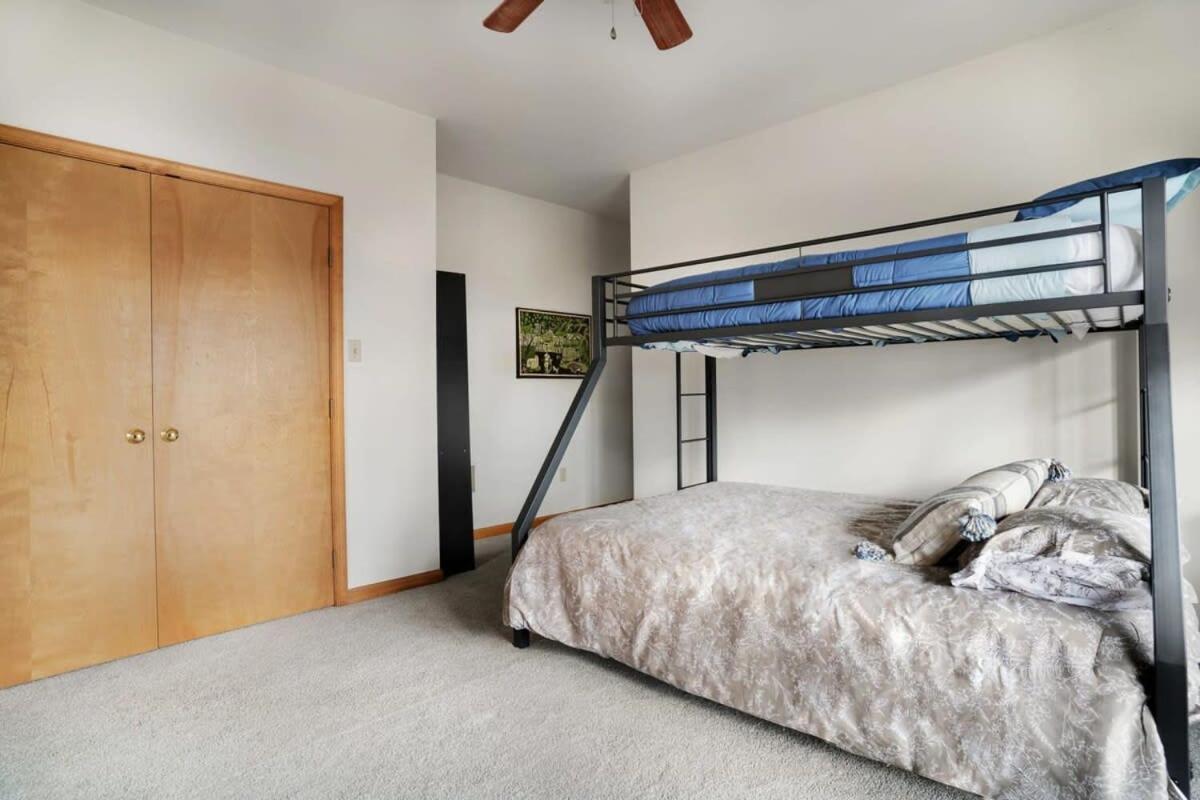 Modern Retreat W Hot Tub, Deck & Resort Amenities Berkeley Springs Kültér fotó