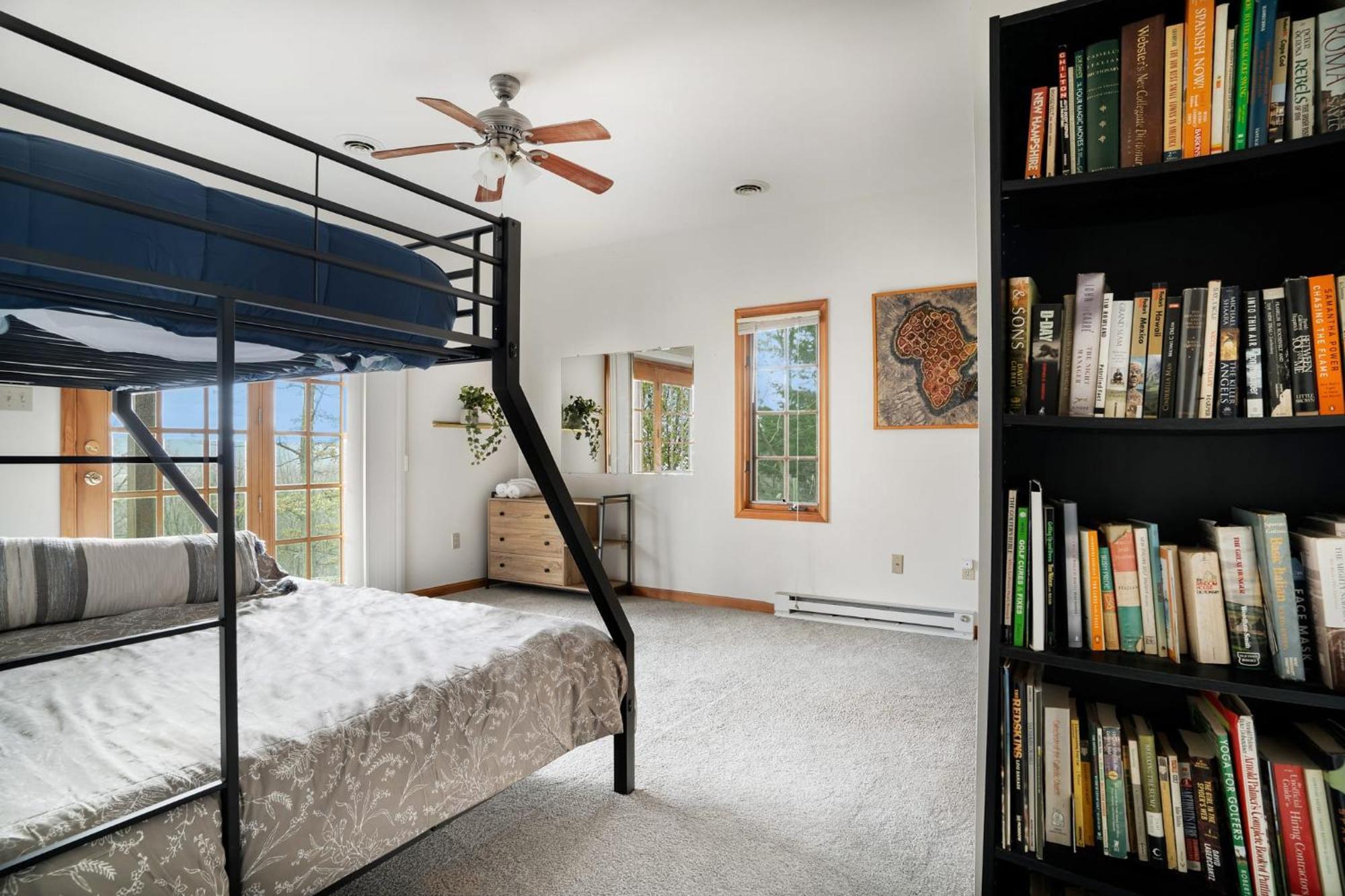 Modern Retreat W Hot Tub, Deck & Resort Amenities Berkeley Springs Kültér fotó
