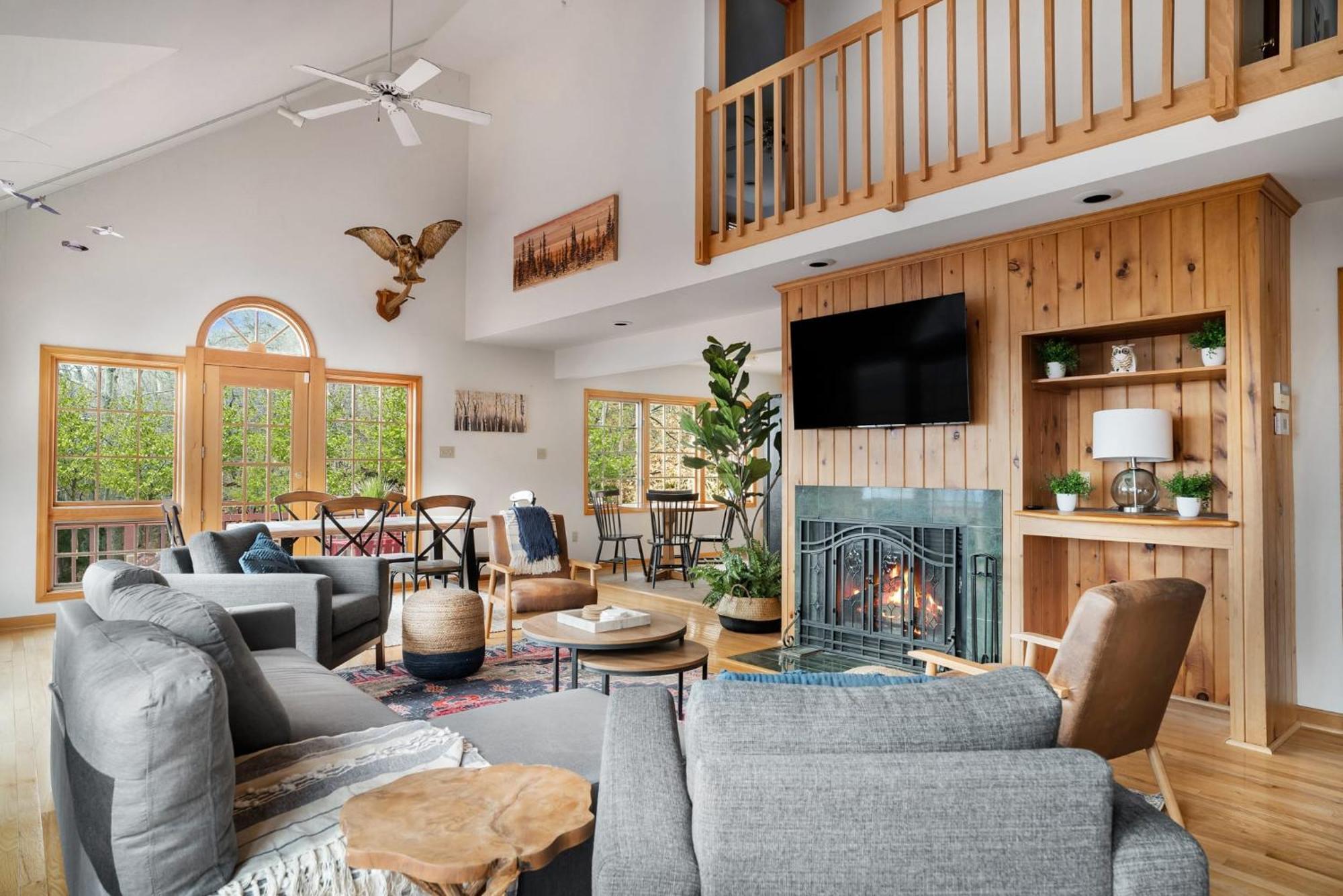 Modern Retreat W Hot Tub, Deck & Resort Amenities Berkeley Springs Kültér fotó